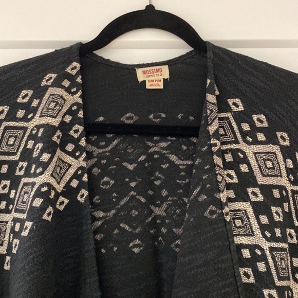 2/$20 ✨Mossimo Knit Poncho/Shawl - Picture 2 of 4